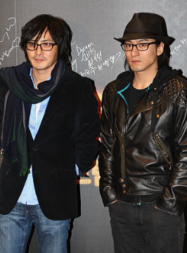 사생활유출로 논란에 휘말렸던 연예인들 TOP 7