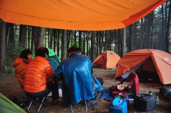 따뜻한-집놔두고-산에서-비박하는-사람들