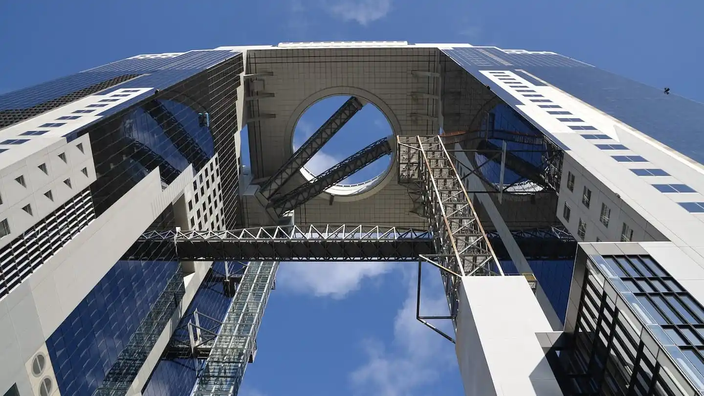 목적에 맞춰 우메다 역에서 우메다 스카이 빌딩으로 가자!