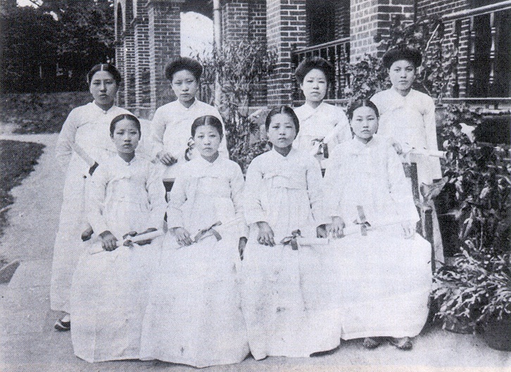 여성 제자들을 일본에 성상납시킨 '김활란' (아마기 카츠란)