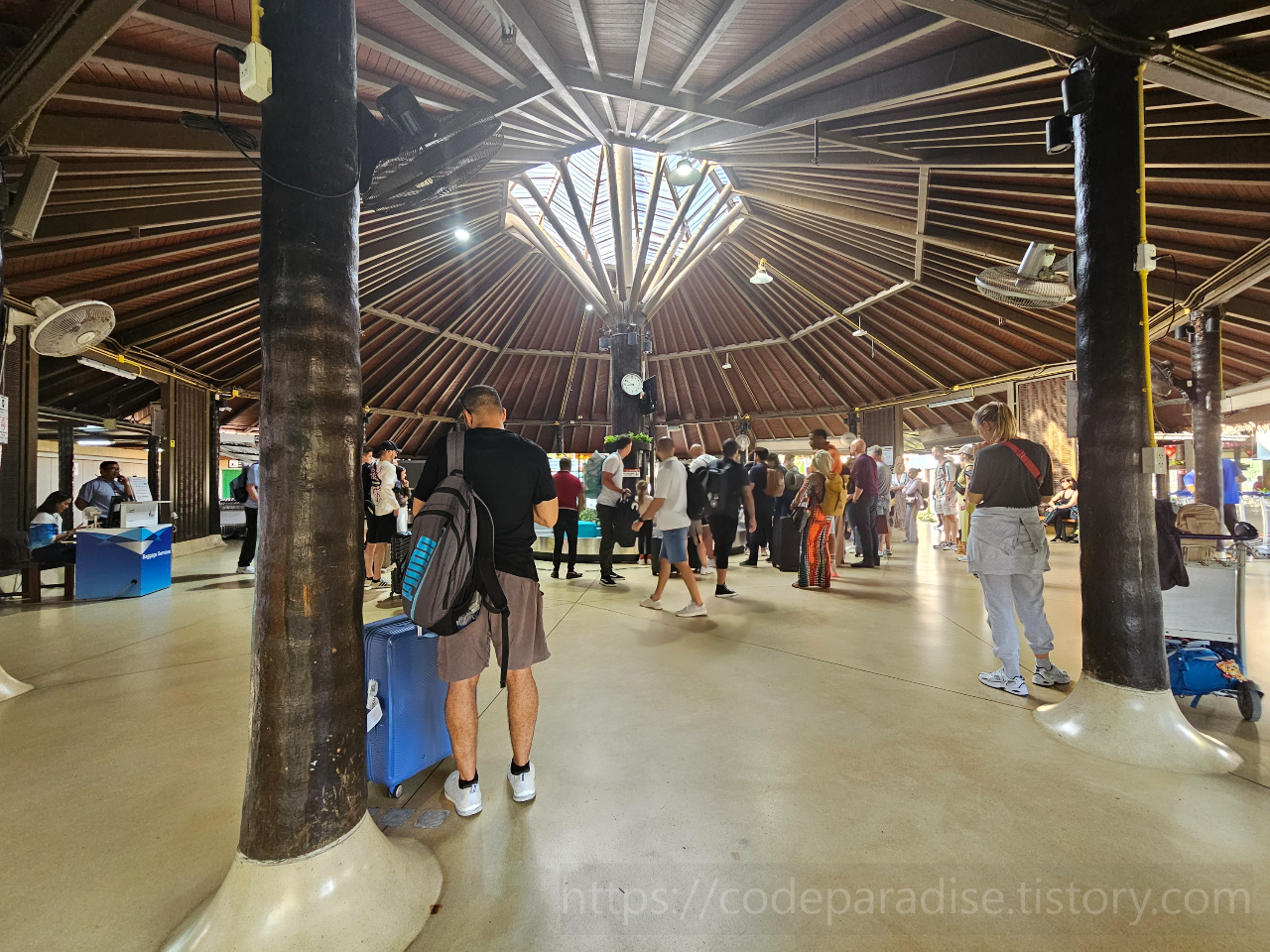 ํ๊ตญ์ฌ๋์ด ์๋ค