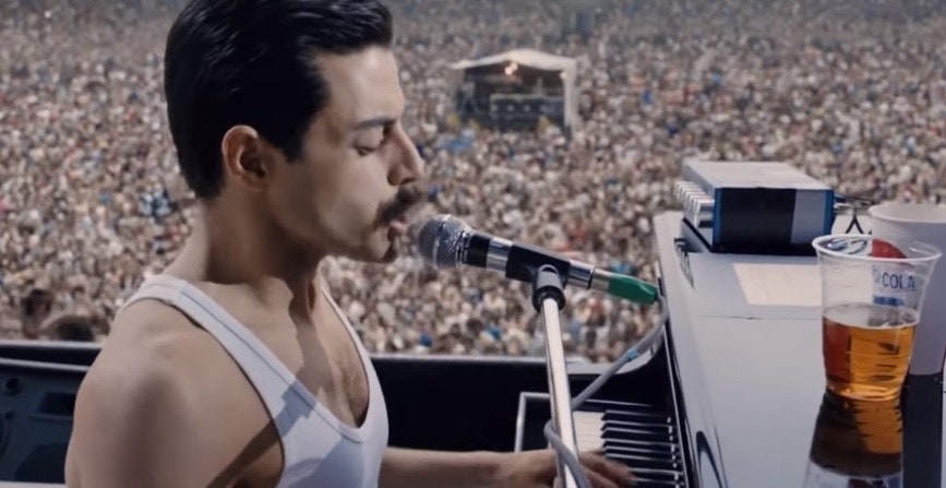 공연하는 프레디 머큐리