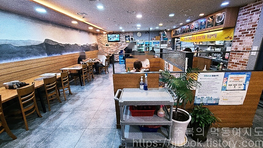 인천-계양구-계산동-개성옛닭-내부