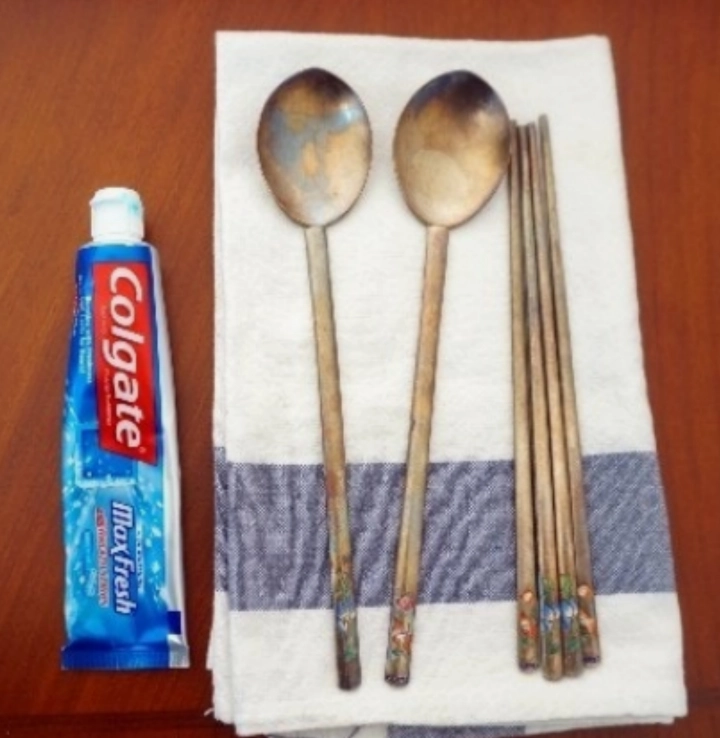 은수저-닦는-법-치약