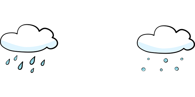 구름에서 비와 눈이 내리는 모습