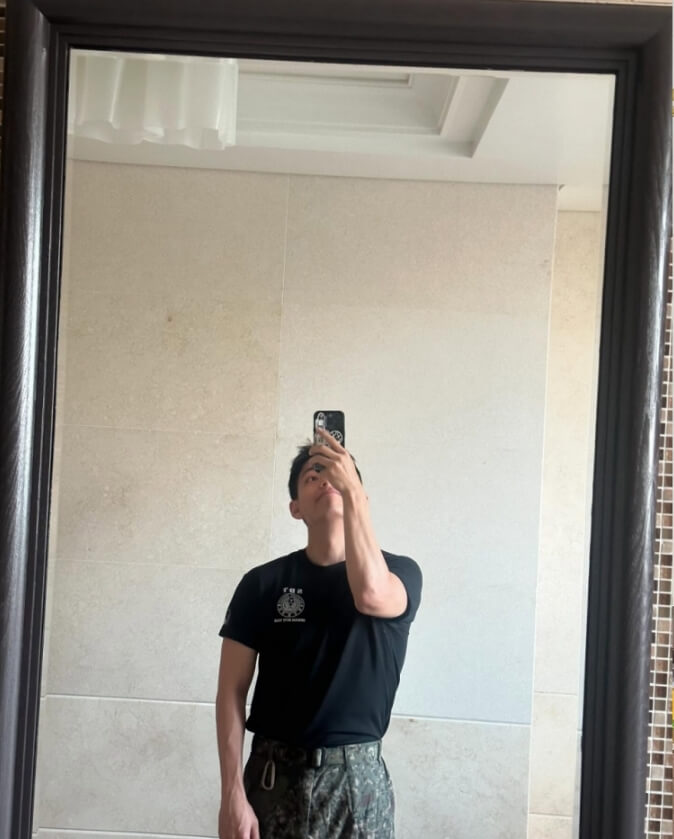 BTS 뷔, 군대에서 벌크업? 근황 사진에 팬들 심쿵!