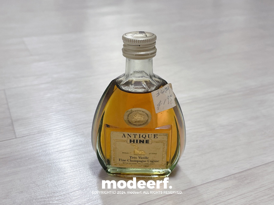 HINE ANTIQUE MINIATURE