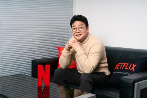 백종원이 앉아 있는 모습