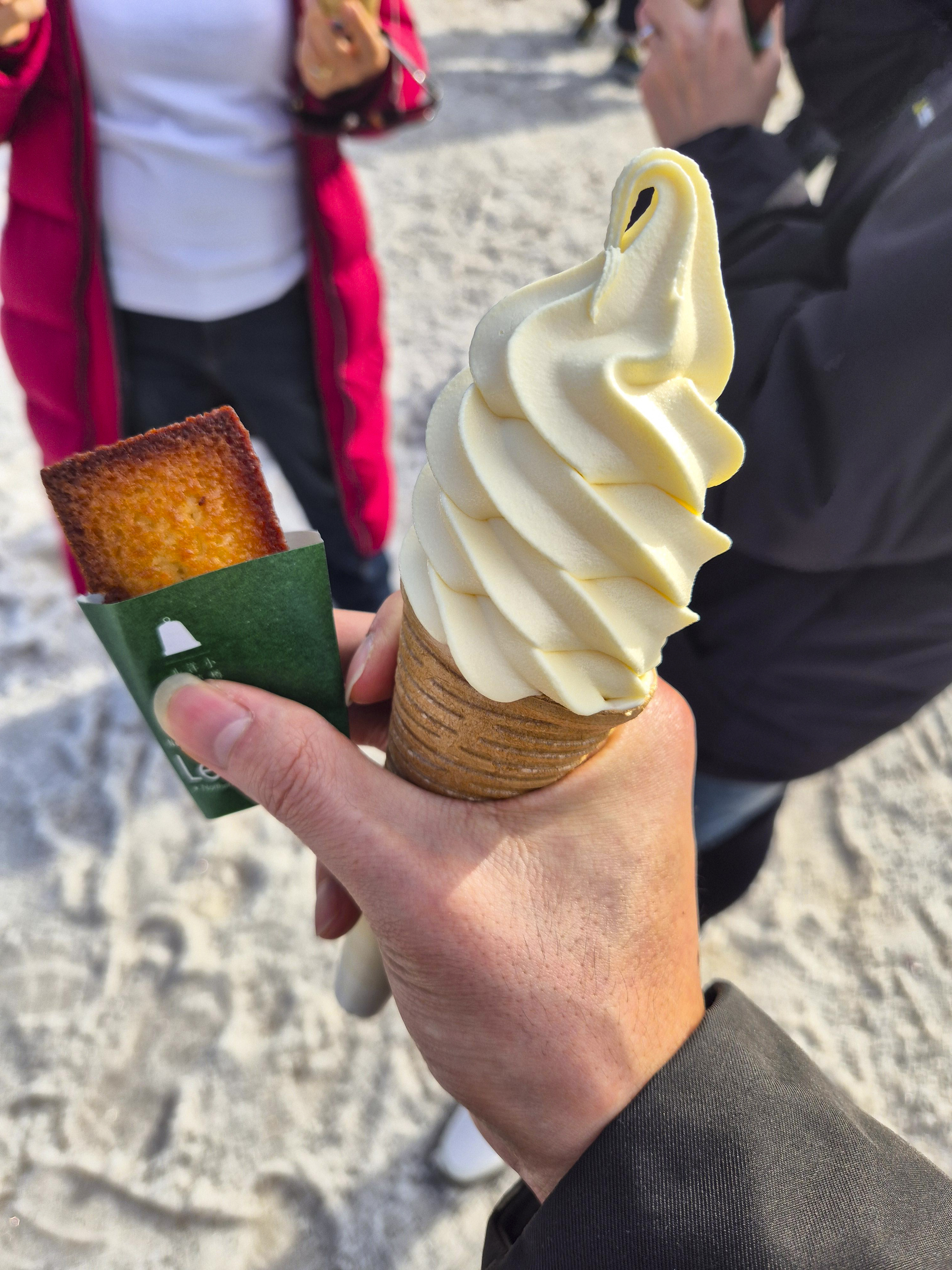 르타오 카페의 아이스크림 + 휘낭시에 세트 1