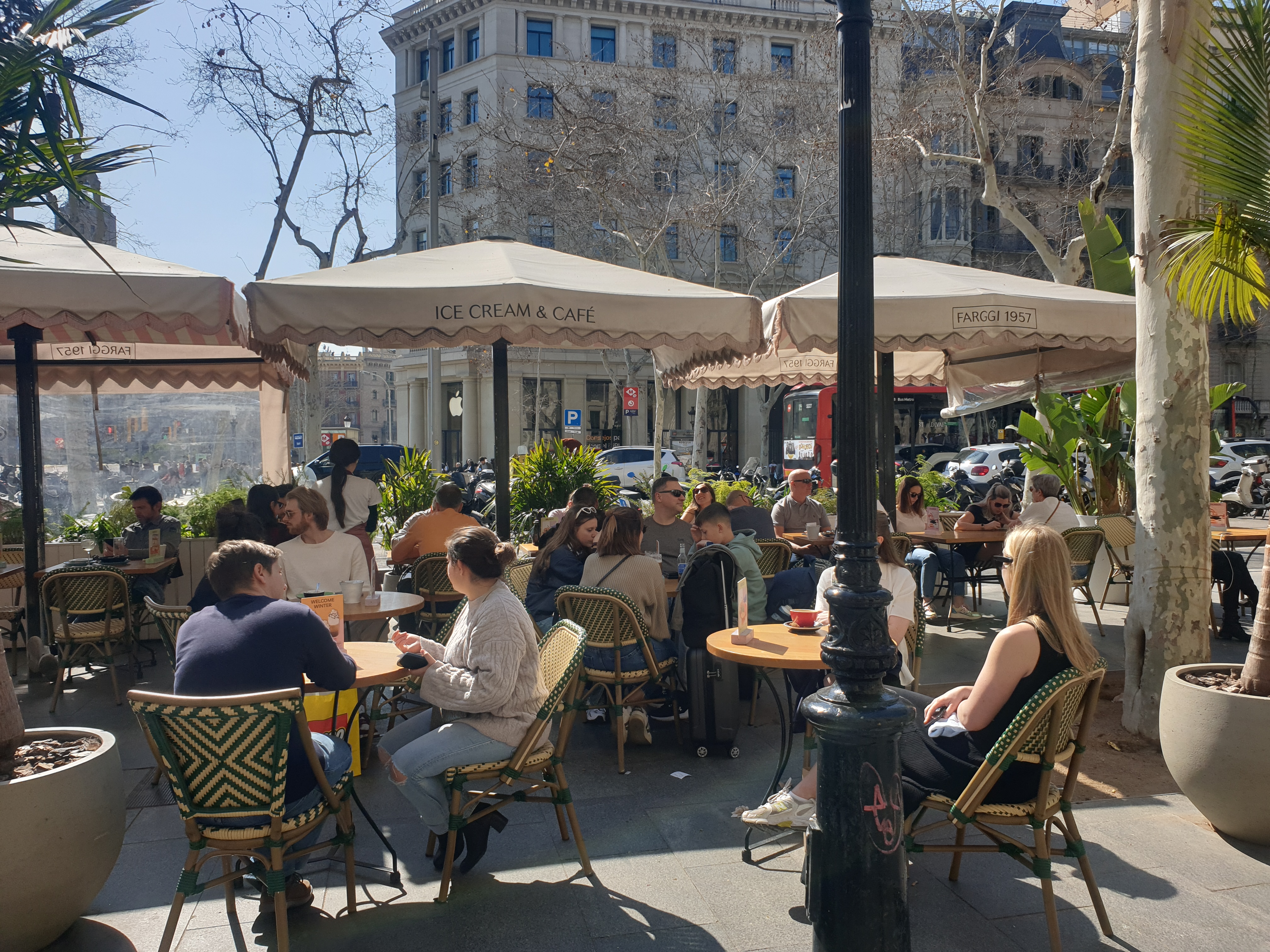 카탈루냐광장 까페 모습