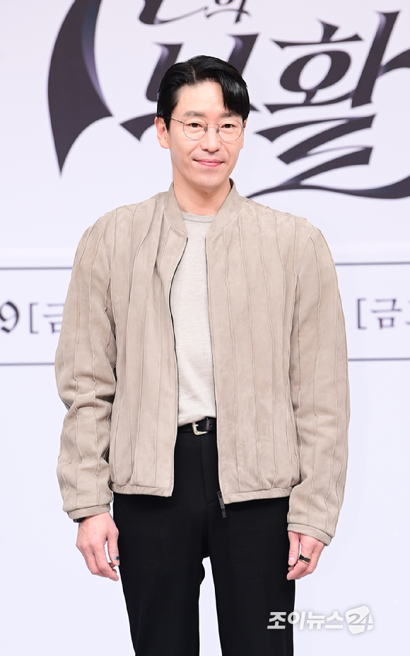 배우 엄기준이 27일 오후 서울 양천구 목동 SBS에서 열린 SBS 새 금토드라마 '7인의 부활' 제작발표회에 참석하고 있다. [사진=정소희 기자]