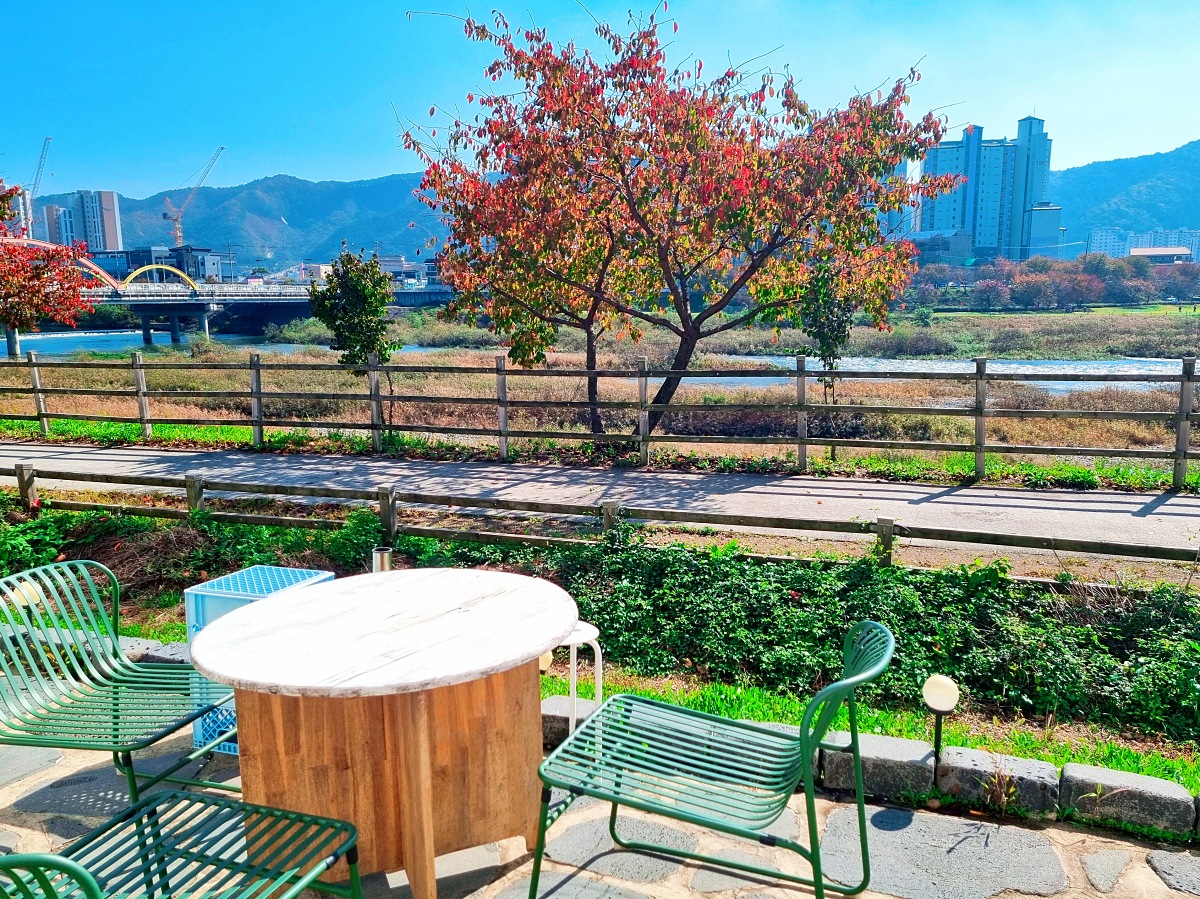 강원도 홍천 테샤로바 카페: 홍천강뷰 그리스식 감성 맛집, 쿠폰 정보