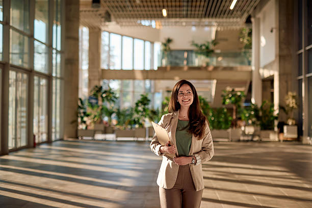 월마감마다 헷갈리는 시급/일할/월환산 계산, 반올림 규칙, 지급일·소급 처리, 야간·휴일·연장 수당, 성과연봉 운영까지 한 문서에서 정리