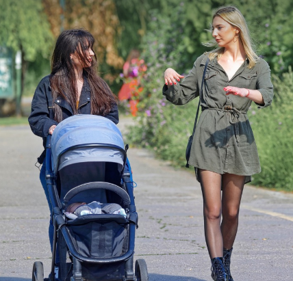 유모차 차양막 비교(햇빛 차단율, 확장형, 통풍창) 관련 사진