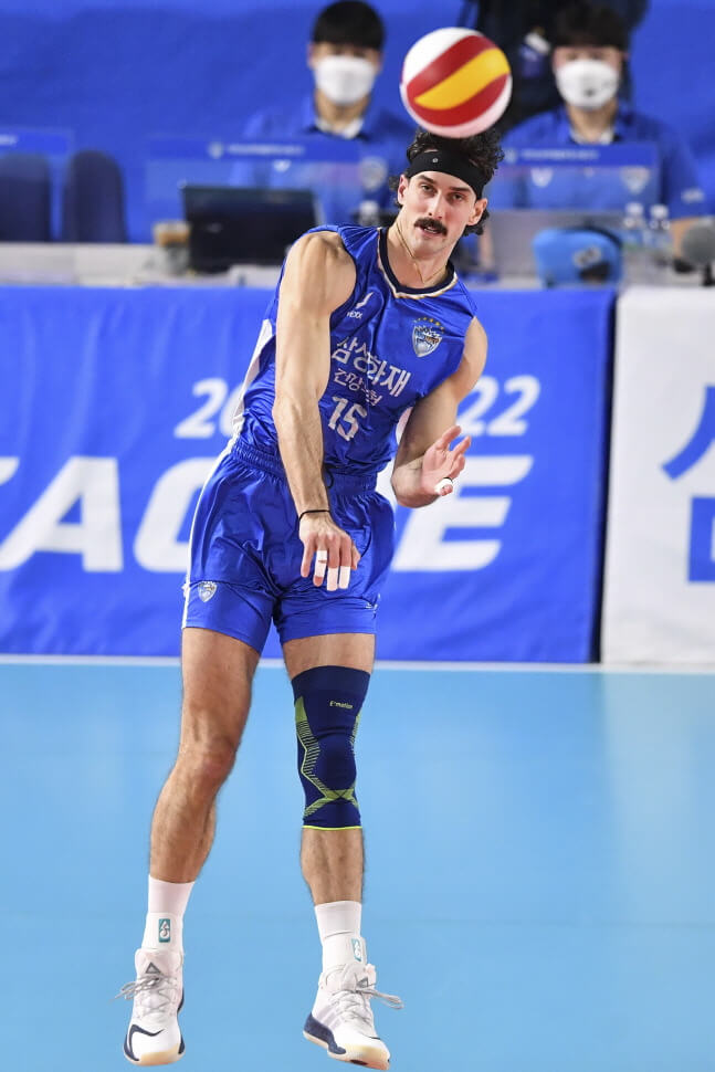 요스바니 이탈. 대한항공, 카일 러셀 영입으로 포스트시즌 준비