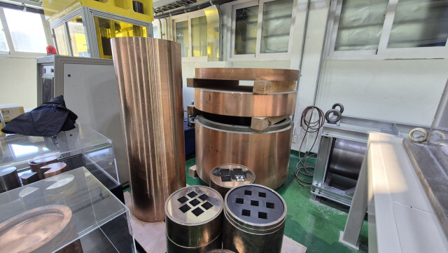 땅 속 120m 지하 속 비밀 연구실?