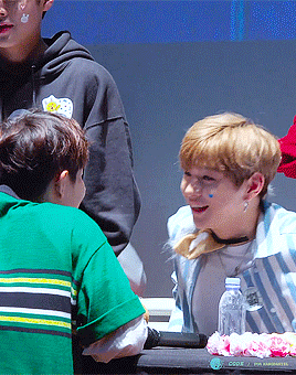 워너원 강다니엘 움짤 워너원 강다니엘 움짤