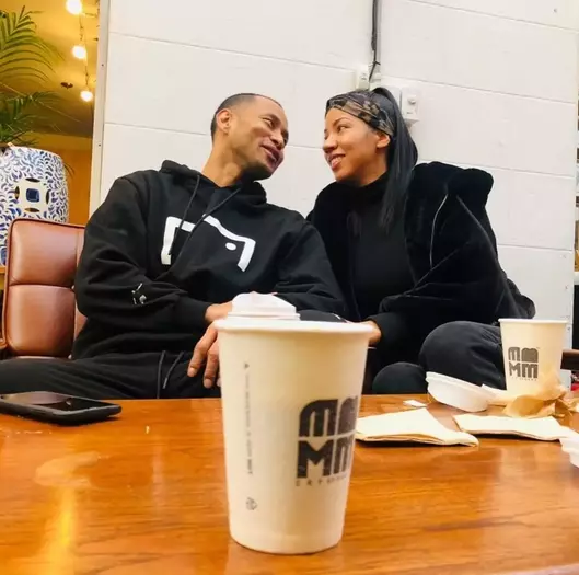 전태풍 미나 부부가 서로 마주보는 모습