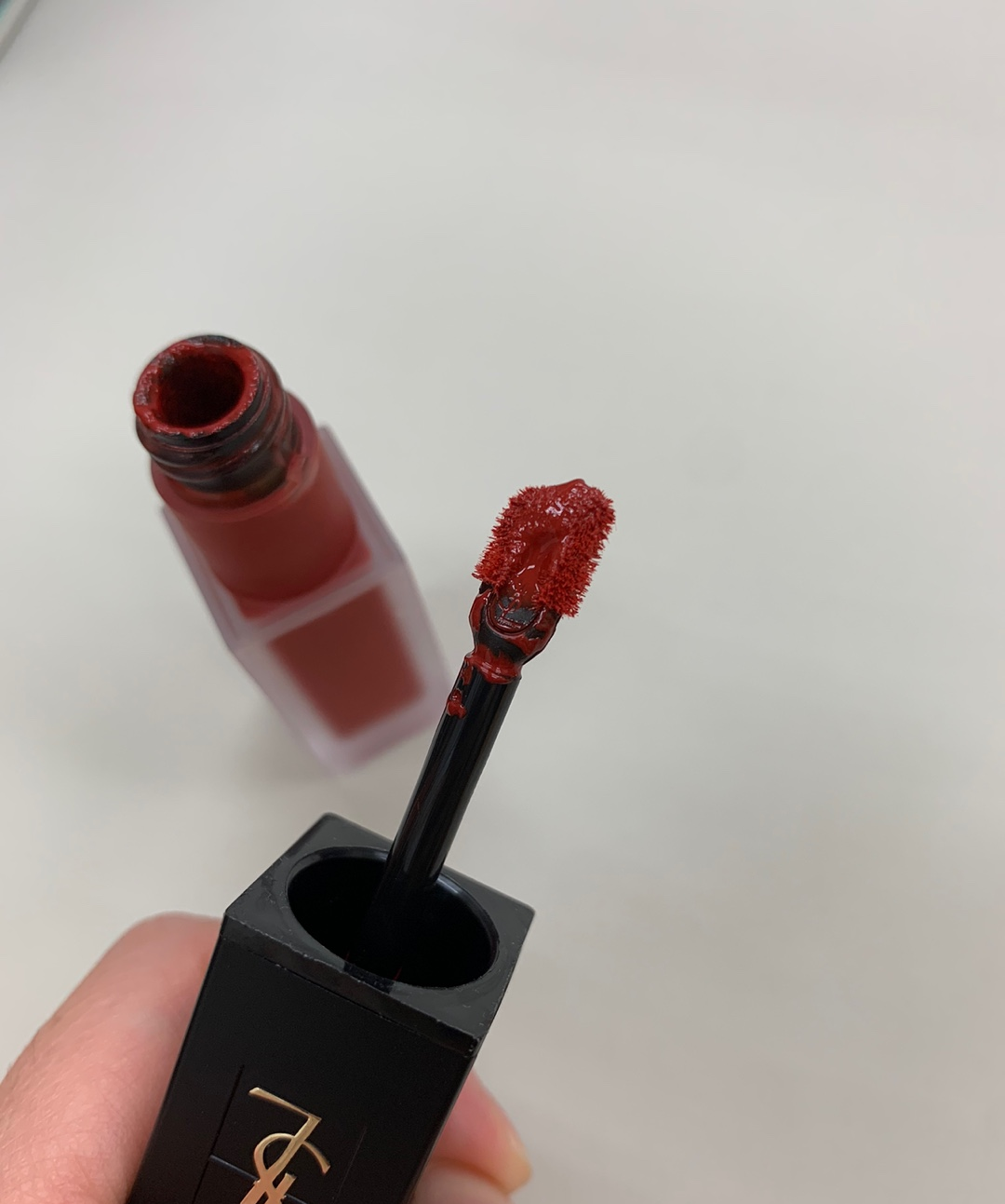 입생로랑-벨벳틴트212