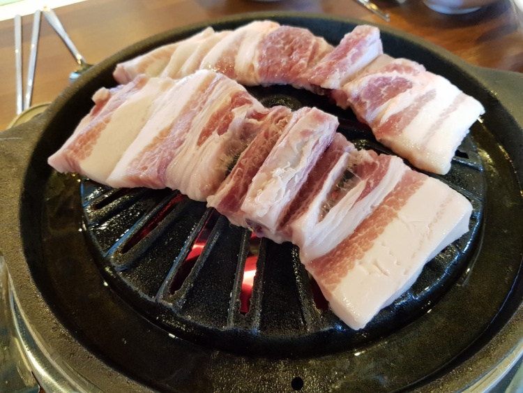 화성 동탄 고수의 부엌 소문난 맛집! 돼지생갈비 & 소 갈비탕 맛집 추천