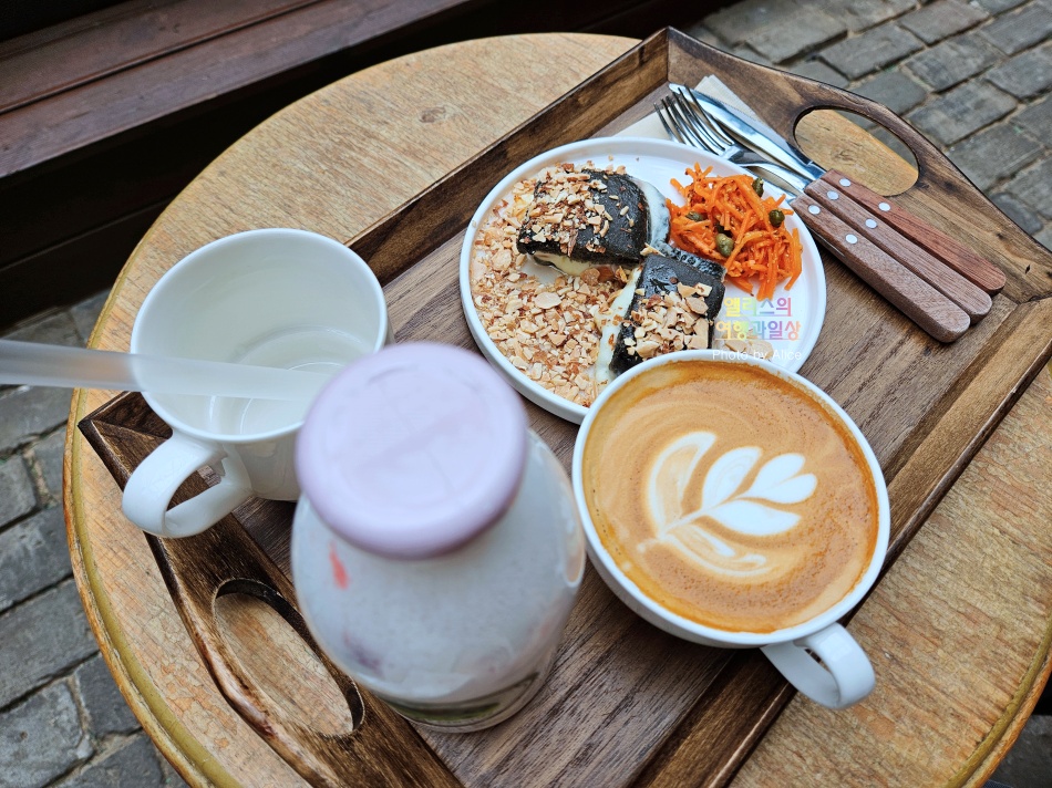 동화같은 카페 만디, 부산 사하구 카페 인스타 핫플 카페