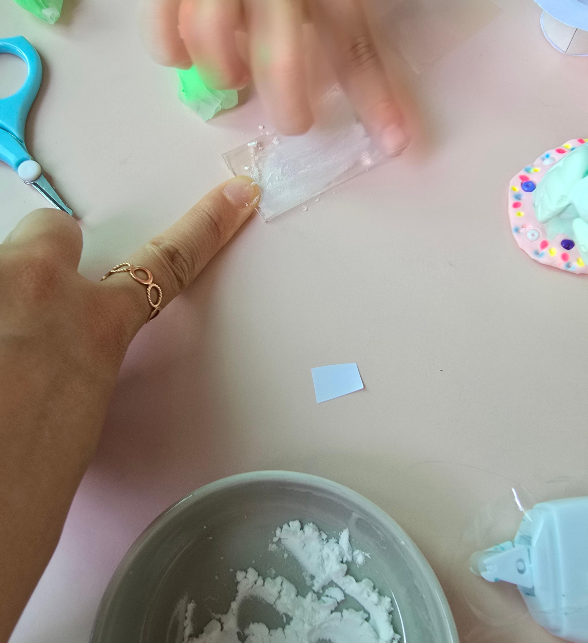 전분가루 사용하는 모습