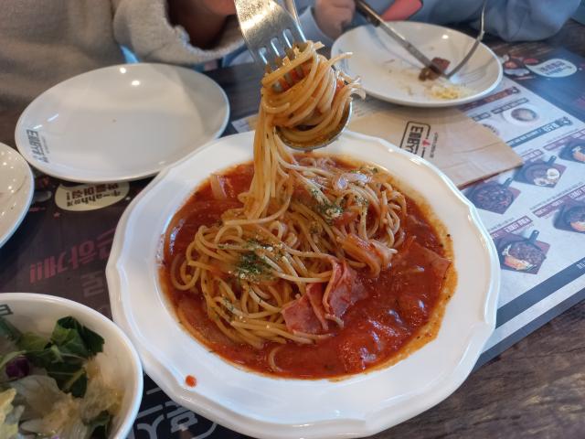 전주 혁신도시 훗스테이크 스파이시 토마토 파스타