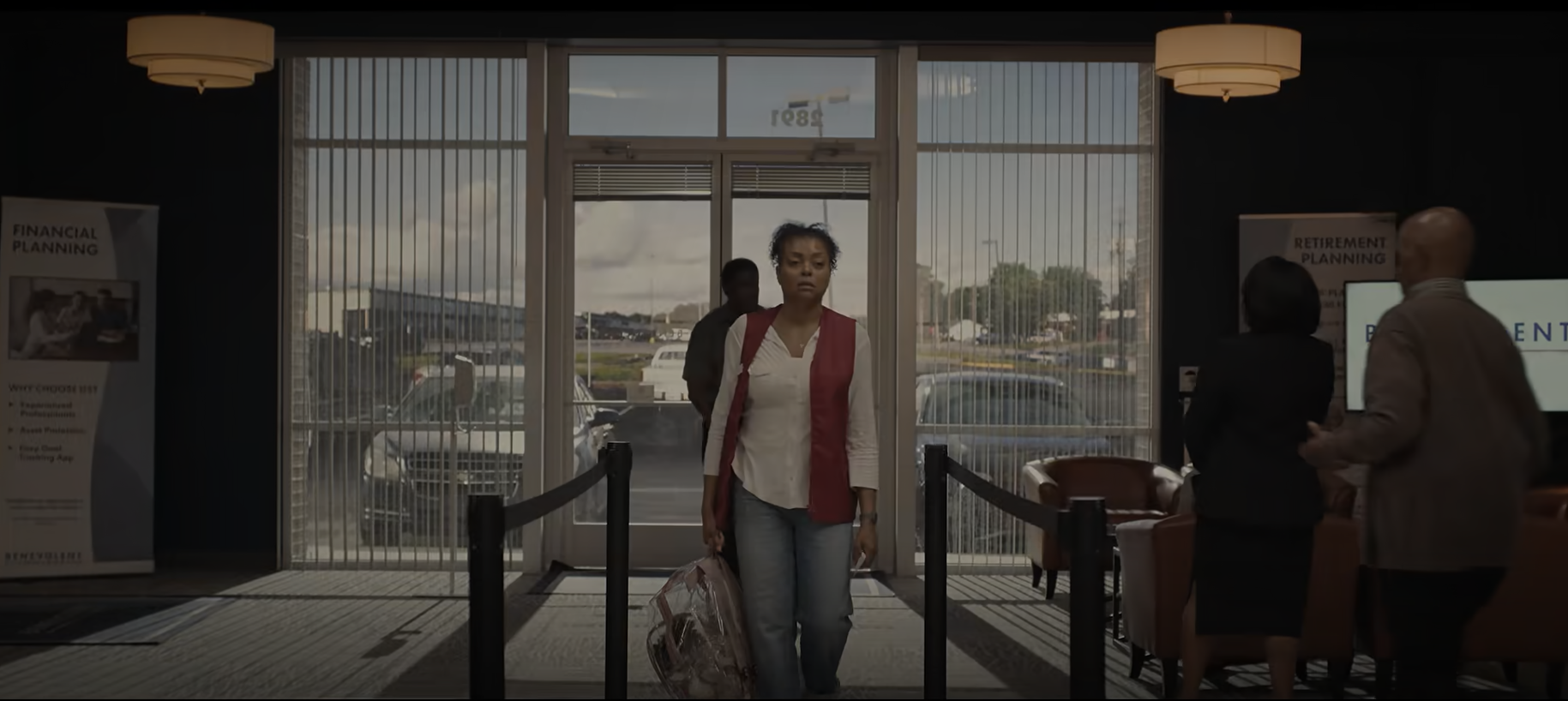 영화벼랑끝에서서정보,영화 벼랑 끝에 서서 줄거리,벼랑 끝에 서서 결말 해석,넷플릭스 스릴러 추천,타일러 페리 영화