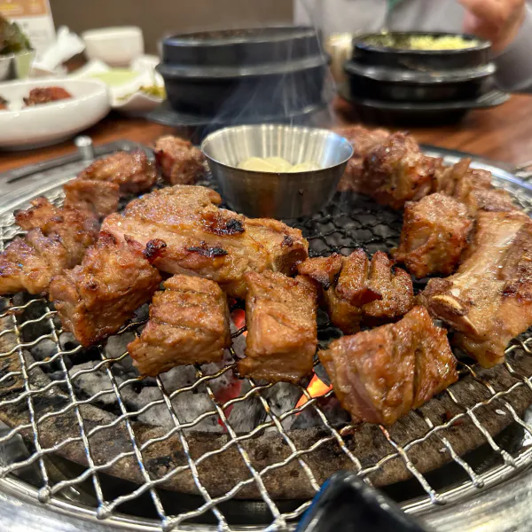 생생정보 대결 맛 대 맛 소고기 생갈비vs양념 돼지구이 음식점 위치