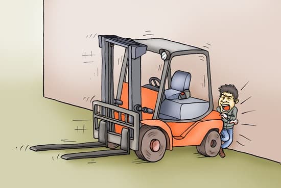 지게차 사고, 왜 발생할까 주요 원인과 예방법