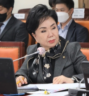 최영희 국회의원 프로필 나이 고향 학력 재산