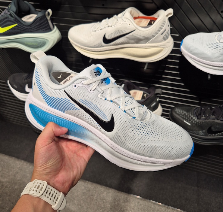 나이키 보메로 18 관절보호 쿠션화