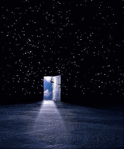 천국으로-안내하듯-별빛속에-문이-열려있음