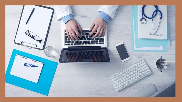 요양보호사-시험-준비-책상