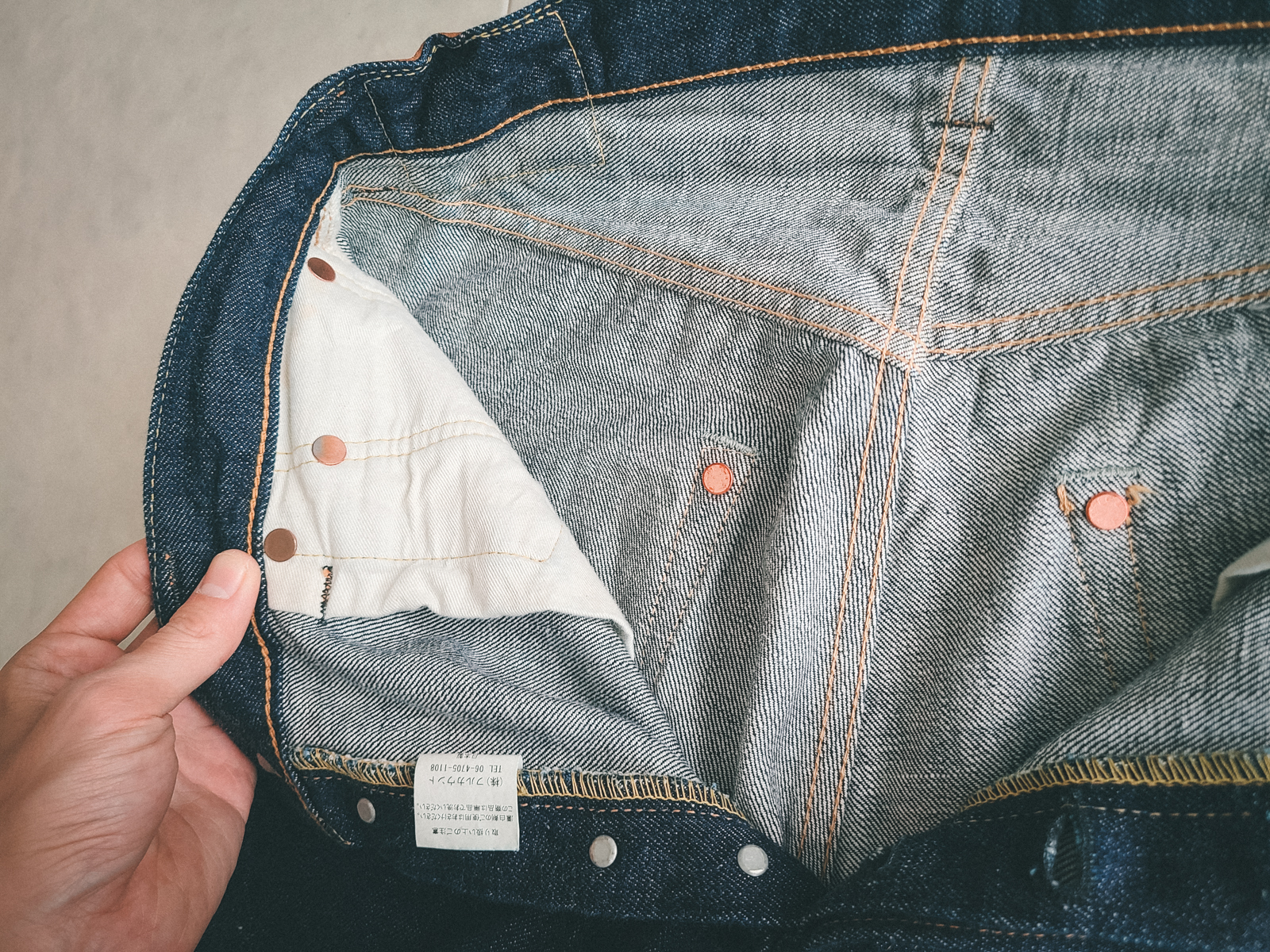 상당한 봉제 퀄리티와 부자재