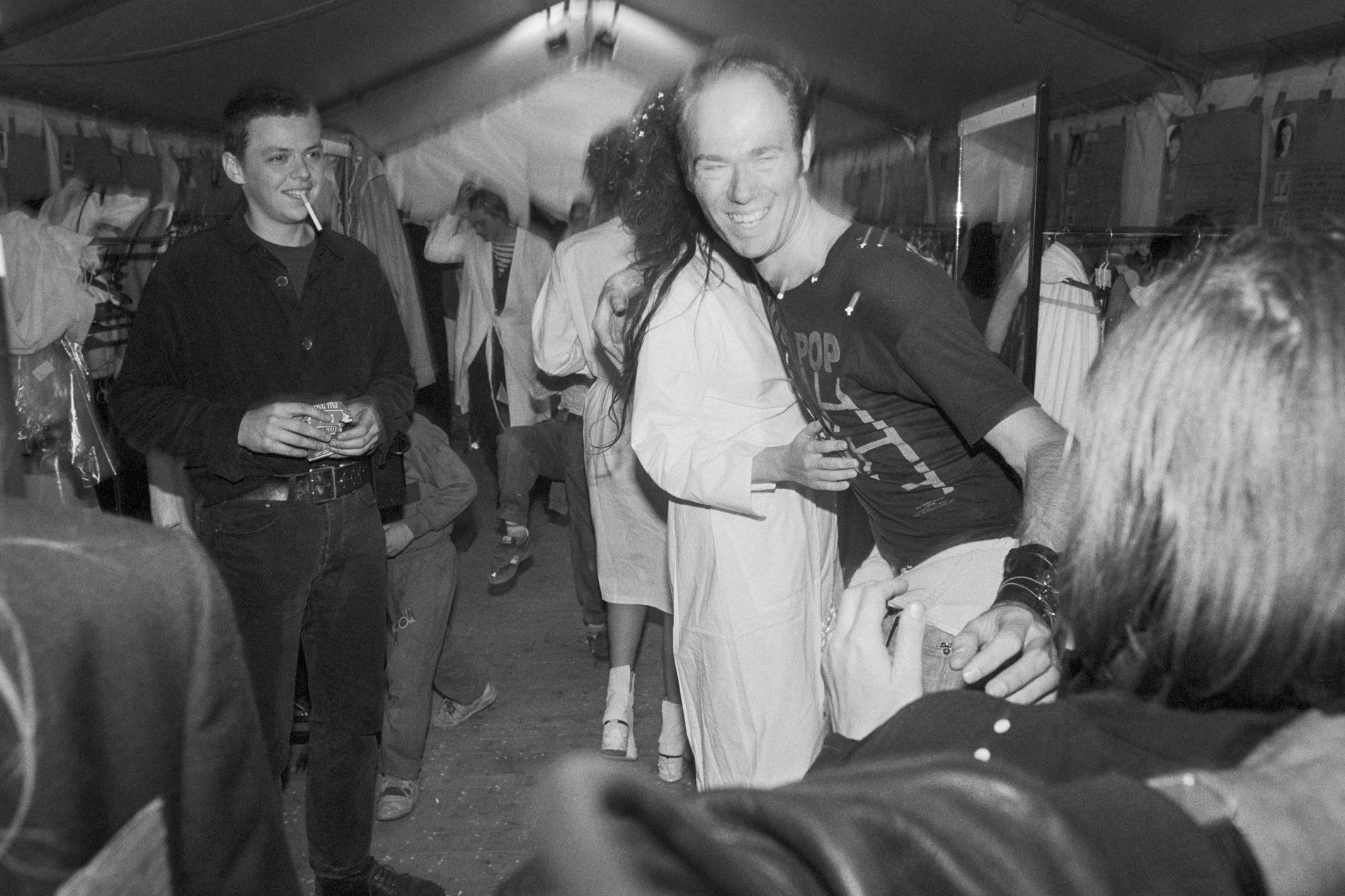 패션쇼 후 백스테이지에서 마르지엘라