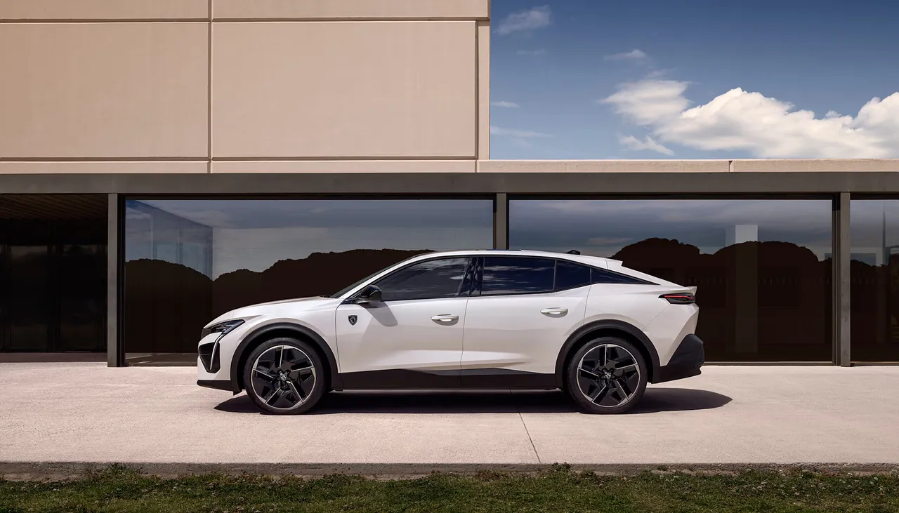 푸조 408 차량 정보 이미지