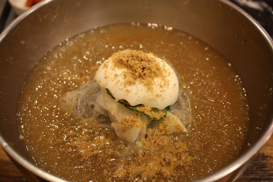 여름철 가장 사랑받는 냉면 이미지