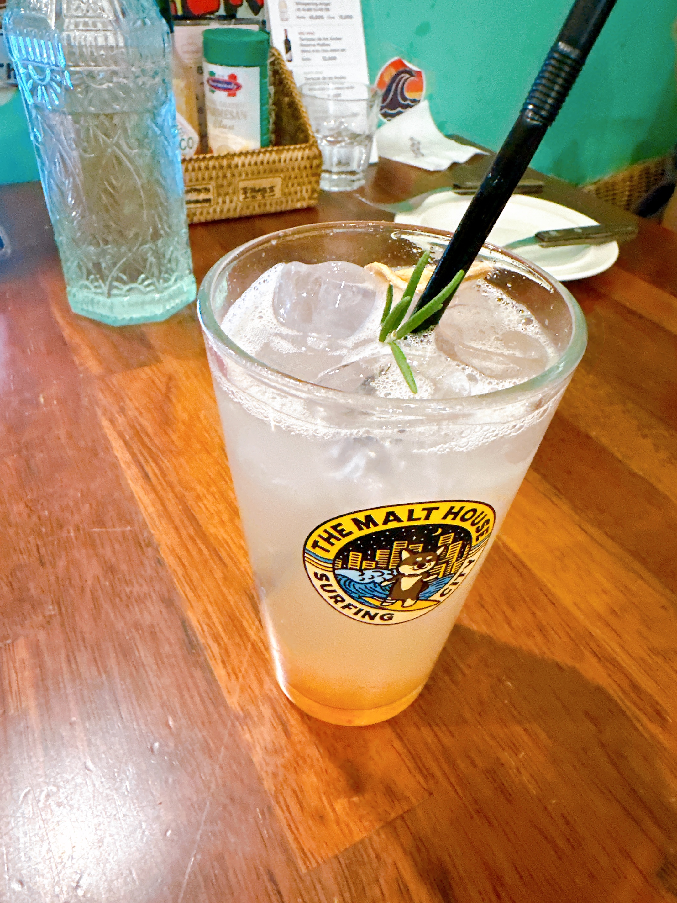 더몰트하우스 서핑시티