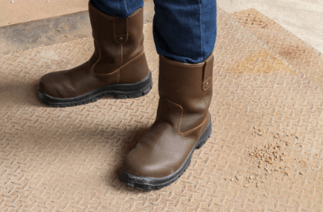 안전화 및 안전모의 세부규정