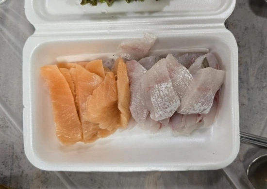 부산 자갈치 시장의 바가지 논란, 정말 10만원어치인가?