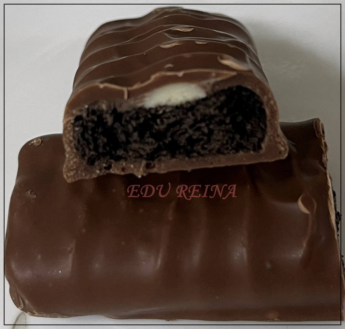 노브랜드-초콜릿류-쿠키앤크림초코바-단면