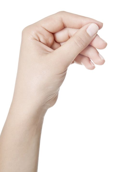 손톱이 잘 부러지는 이유 