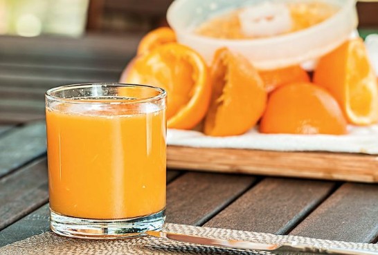 건강식품이라 착각하기 쉬운 음식 부작용 - 코코넛오일, 과일주스, 스포츠음료, 단백질쉐이크, 저지방샐러드드레싱, 가공치즈, 마가린, 저지방우유, 말린과일, 상황버섯, 등푸른생선, 감자