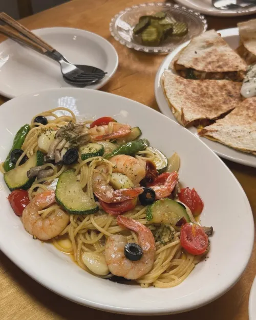 Gyeongju Hwanglidan-gil Jully's Blue Ribbon selected, high-trust family restaurant.