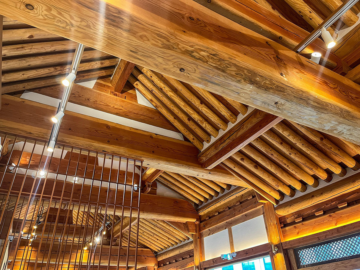 스타벅스 대구종로고택점 본관 내부