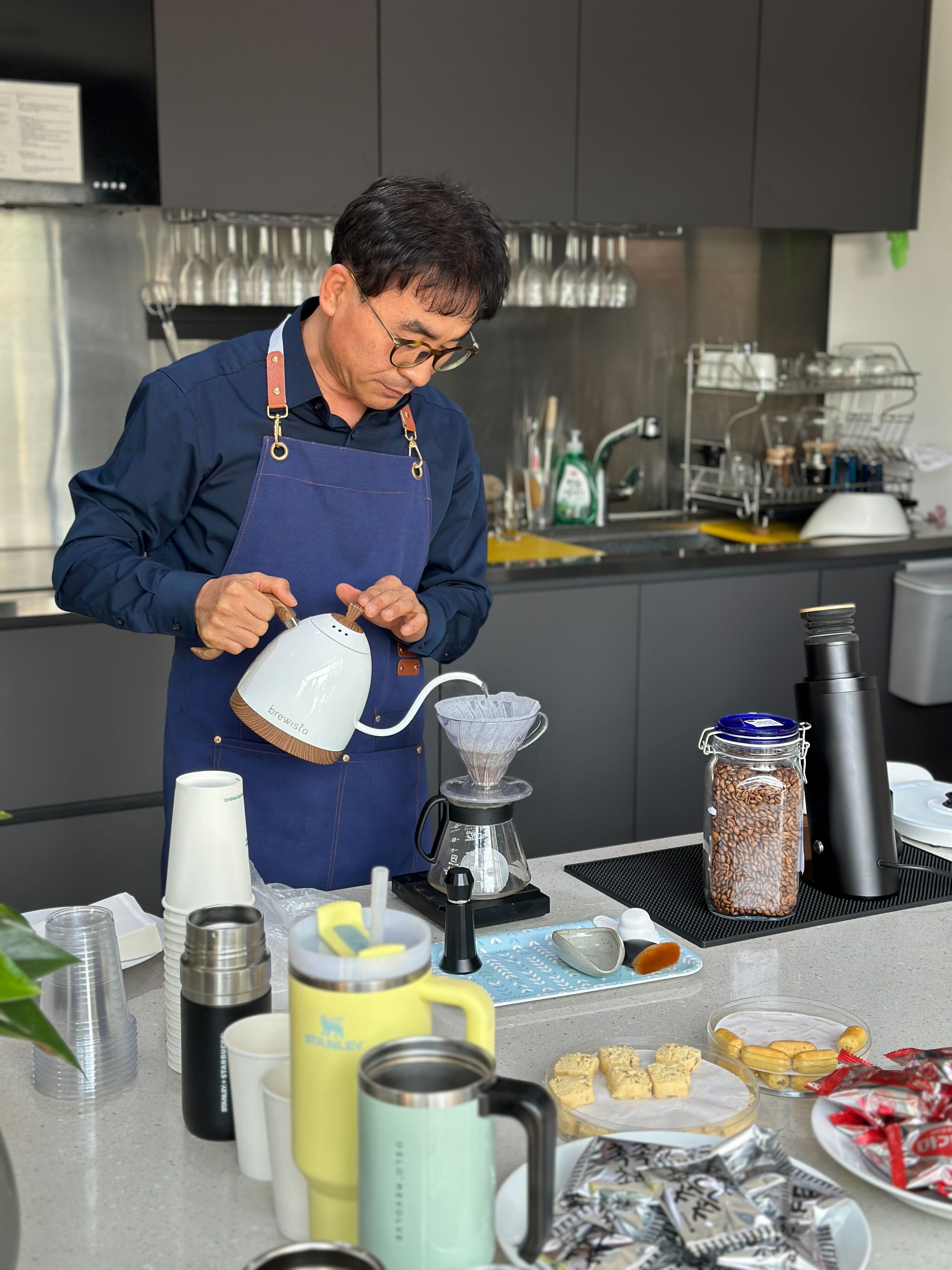 에스티씨랩 바리스타 포스가 느껴지네요.