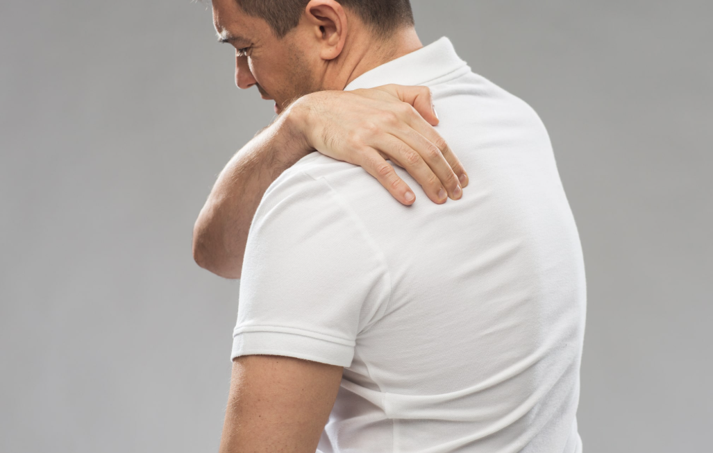 왼쪽 등쪽 통증