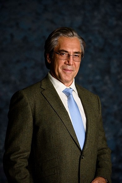 하비에르 바르뎀 증명 사진 모습