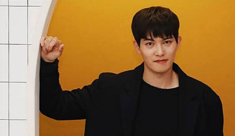 씨엔블루-출신-이종현